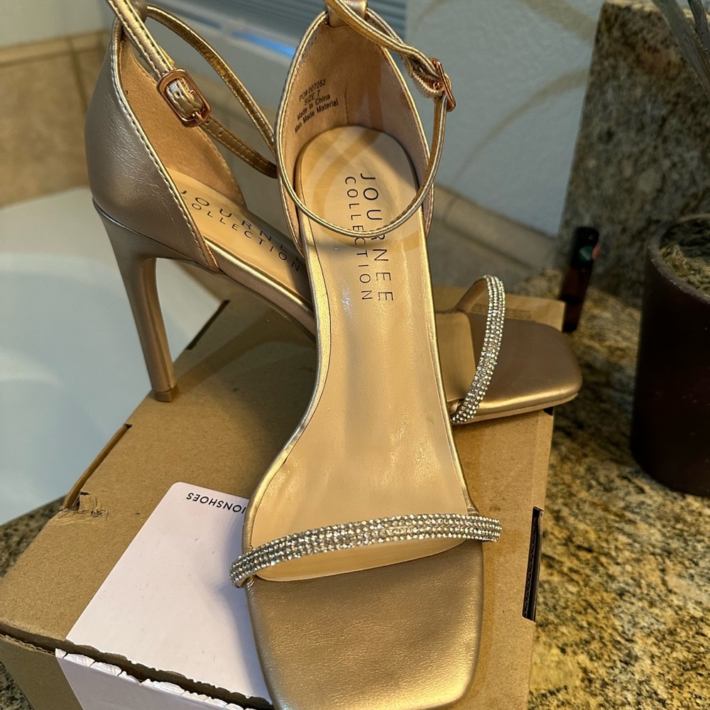 Journee Collection women’s Tru Comfort foam - Zoya pump